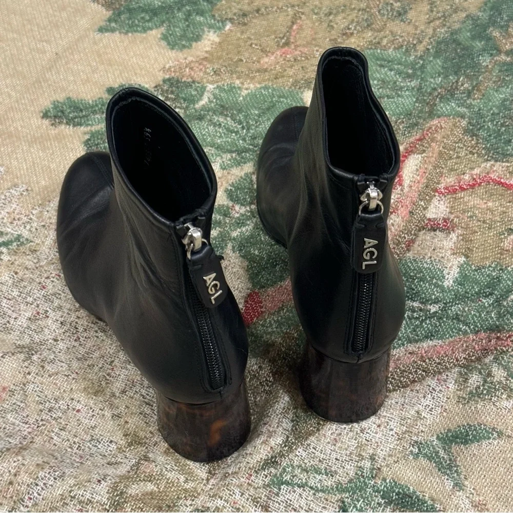 AGL | Veta Precious Leather ankle boot with heel / Size 39.5